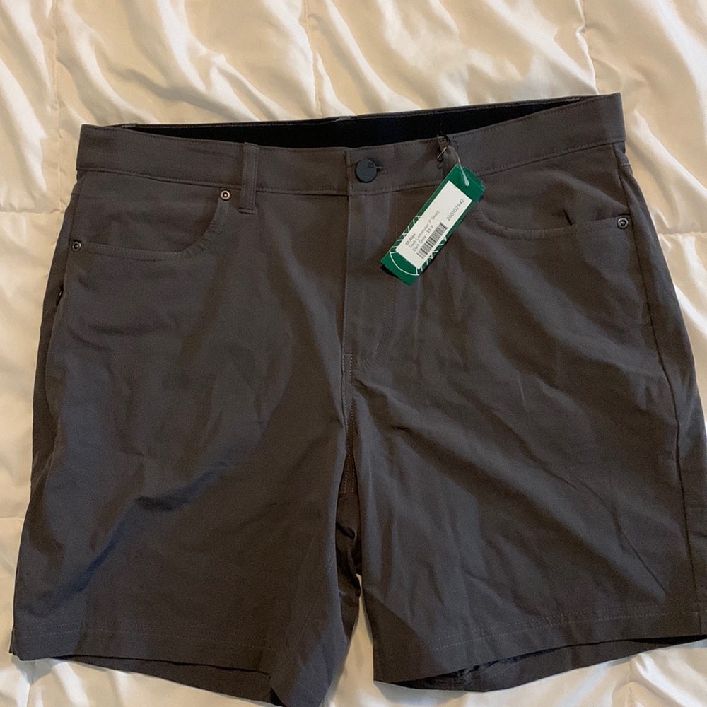01. Algo tech commuter 7’’ short dark grey